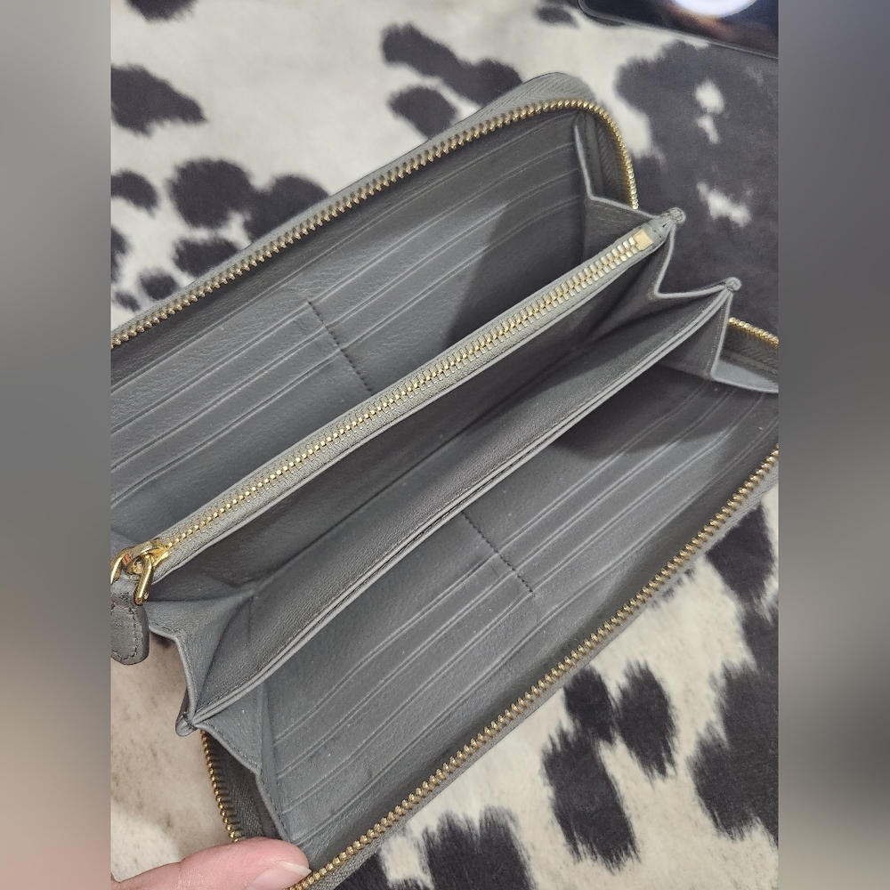 Preloved Prada Vitello Grain Leather Wallet - Picture 6 of 15